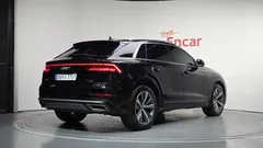 2021 Audi Q8 50 TDI Quattro Premium, чёрный — фото 2