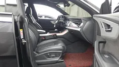 2021 Audi Q8 50 TDI Quattro Premium, чёрный — фото 15
