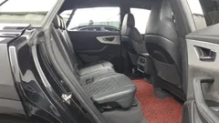 2021 Audi Q8 50 TDI Quattro Premium, чёрный — фото 16