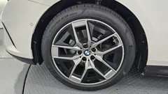 2024 BMW 5-Series 520i, белый — фото 5