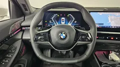 2024 BMW 5-Series 520i, белый — фото 13