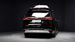 2023 Kia Carnival Diesel 9-Seater Hi-Limousine — фото 4