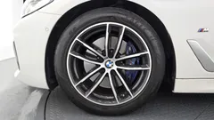 2023 BMW 5-Series 520i M Sport — фото 5