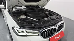 2023 BMW 5-Series 520i M Sport — фото 6