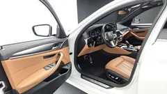 2023 BMW 5-Series 520i M Sport — фото 10