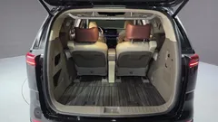 2023 Kia Carnival Gasoline 4-Seater Hi-Limousine — фото 19