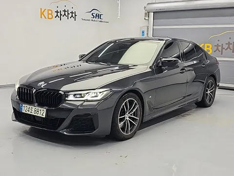 2022 BMW 5-Series 520i M Sport