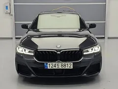 2022 BMW 5-Series 520i M Sport — фото 2