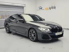 2022 BMW 5-Series 520i M Sport — фото 4