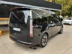 2023 Hyundai Staria Lounge 9-Seater — фото 2