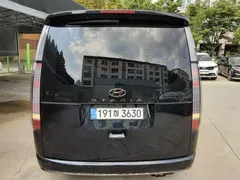 2023 Hyundai Staria Lounge 9-Seater — фото 4
