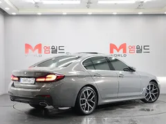 2022 BMW 5-Series 530i M Sport Package — фото 3