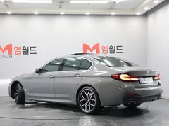 2022 BMW 5-Series 530i M Sport Package — фото 4