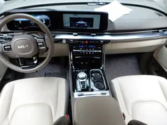 2023 Kia Carnival Diesel 9-Seater Hi-Limousine — фото 7