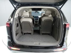 2023 Kia Carnival Diesel 9-Seater Hi-Limousine — фото 20