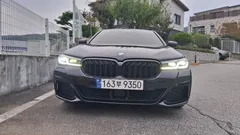 2023 BMW 5-Series 520i M Sport — фото 3