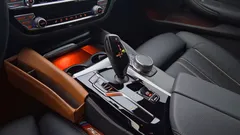2023 BMW 5-Series 520i M Sport — фото 9