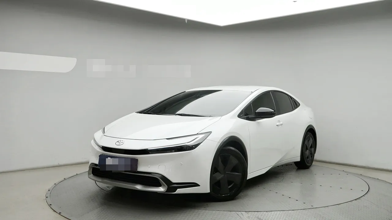 2024 Toyota Prius 2.0 PHEV SE