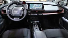 2024 Toyota Prius 2.0 PHEV SE, белый — фото 8