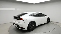 2024 Toyota Prius 2.0 PHEV SE, белый — фото 16