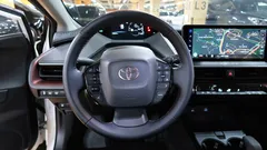 2024 Toyota Prius 2.0 PHEV SE, белый — фото 17