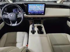 2025 Lexus LM 500h Royal — фото 18