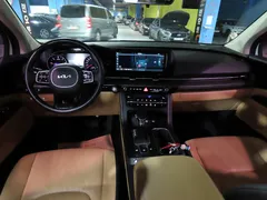 2022 Kia Carnival Diesel 9-Seater Prestige — фото 5