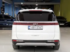 2023 Kia Carnival Diesel 9-Seater Prestige — фото 3