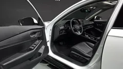 2023 Honda Accord 2.0 Hybrid Touring, белый — фото 10