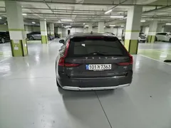 2022 Volvo V90 B6 Ultimate AWD, серый — фото 3
