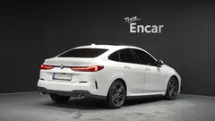 2022 BMW 2-Series 220i M Sports — фото 2