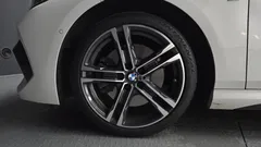 2022 BMW 2-Series 220i M Sports — фото 5