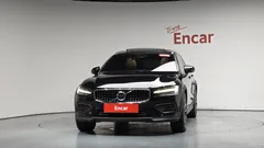 2023 Volvo V60 B5 Ultimate AWD, чёрный — фото 3