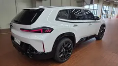 2023 BMW XM 4.4, белый — фото 4