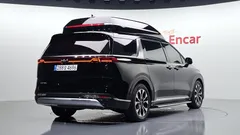 2023 Kia Carnival Gasoline 9-Seater Hi-Limousine — фото 2