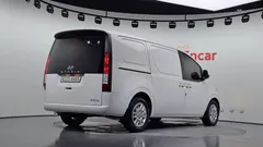 2022 Hyundai Staria Cargo 3-Seater — фото 2