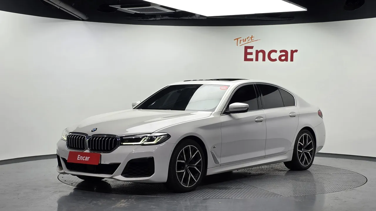 2022 BMW 5-Series 530i M Sport Package