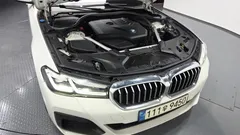 2022 BMW 5-Series 530i M Sport Package — фото 6
