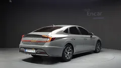2022 Hyundai Sonata Modern, серо-серебристый — фото 2