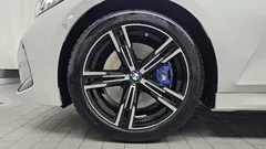 2023 BMW 3-Series 320i M Sport — фото 5