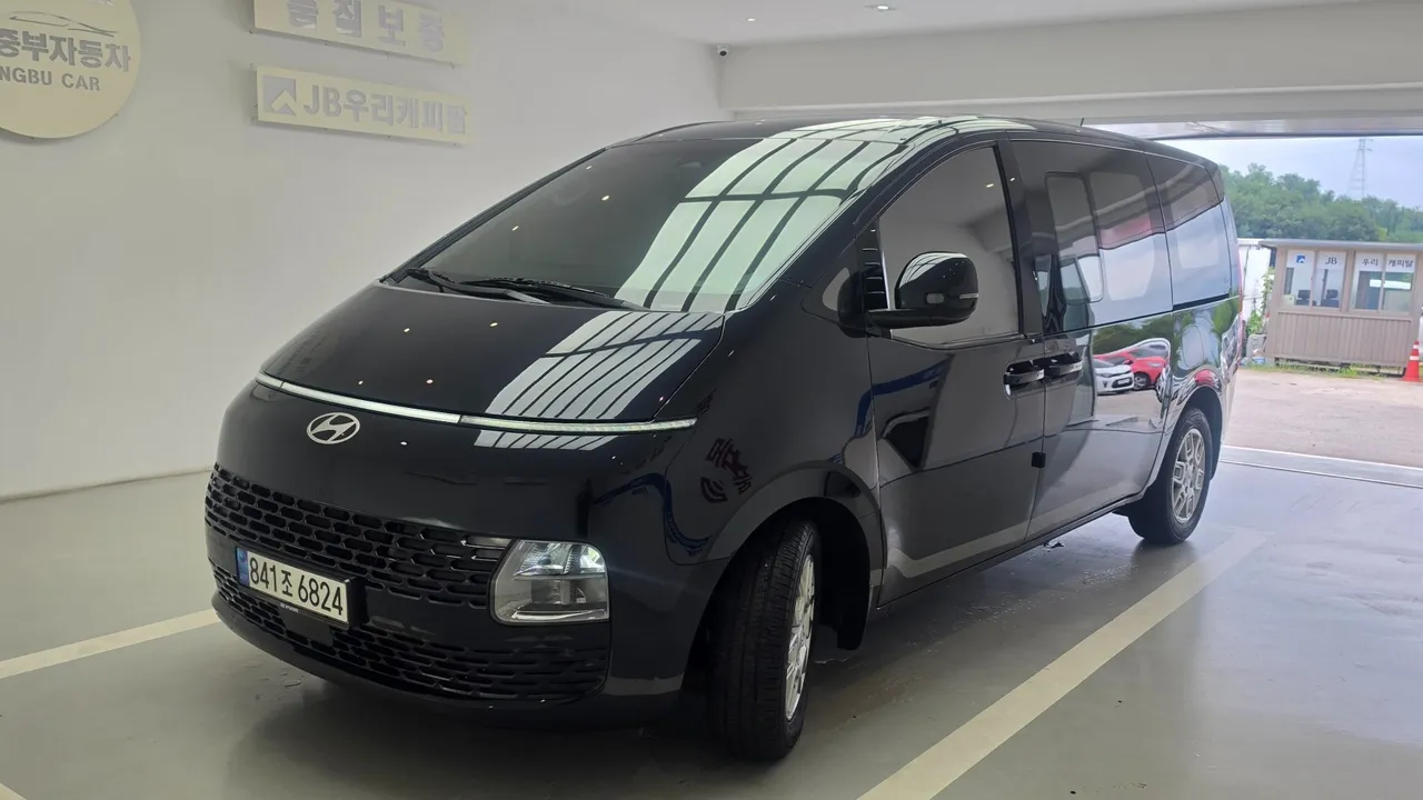 2023 Hyundai Staria Cargo 5-Seater