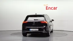 2022 Volkswagen Golf 2.0 TDI Premium, чёрный — фото 4