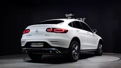 2021 Mercedes-Benz GLC-Class GLC300e 4MATIC Coupe — фото 2