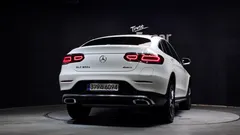2021 Mercedes-Benz GLC-Class GLC300e 4MATIC Coupe — фото 4
