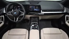 2024 BMW X1 xDrive 20i M Sport, белый — фото 7