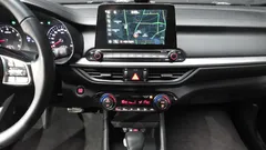 2021 Kia K3 Standard, белый — фото 14