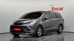 2023 Toyota Sienna 2.5 Hybrid AWD, серый — фото 1