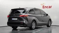 2023 Toyota Sienna 2.5 Hybrid AWD, серый — фото 2