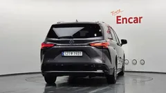 2023 Toyota Sienna 2.5 Hybrid AWD, серый — фото 4