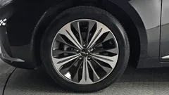 2023 Kia K8 Signature — фото 5